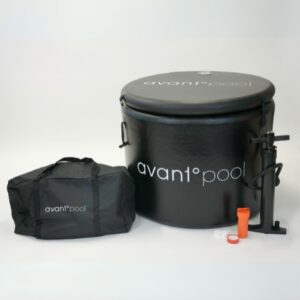 The Avantopool Kide, a portable black inflatable pool for use as an ice bath, comes with a lid, black carrying bag, hand pump, and small accessories—all shown against a white background.